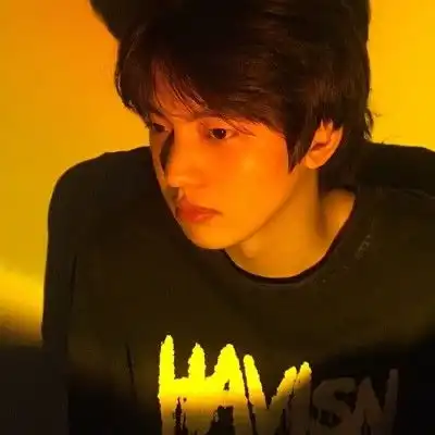 ins超帅气的男生头像
