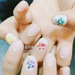 春天最适合做什么美甲
