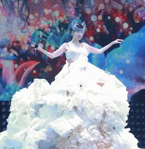 她红透半边天的玉女掌门,男人的初恋女神,如今50岁堪称冰雪女王

