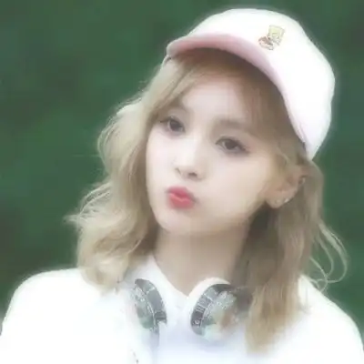 朦胧韩系风女头
