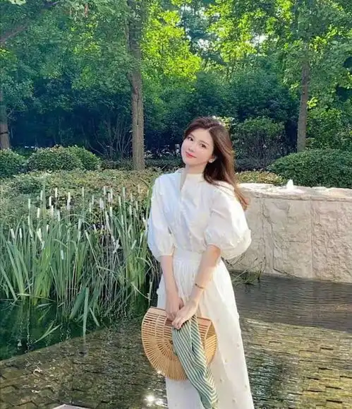 夏天衣服怎么搭配显得有气质
