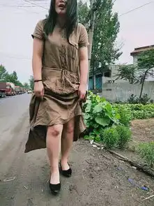 双膝跪肿衣服湿透禹州女护士跪地抢救老人40分钟获全网点赞
