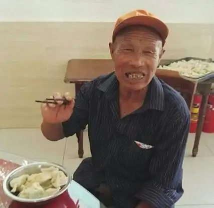 72岁大爷进养老院第二天就逃离出来,老人坦言是要多糟有多糟
