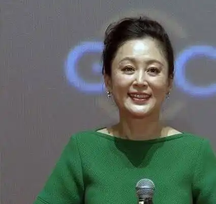陈凯歌妻子近照曝光,昔日的第一美人,如今怎么成了这样
