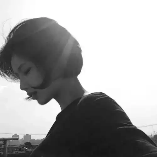 伤感黑色系头像方寸间