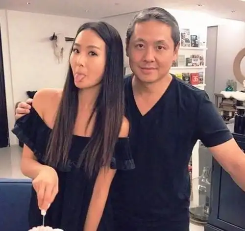 父亲是百亿富豪,母亲是证券公司副董事长,丈夫每年收几个亿租金

