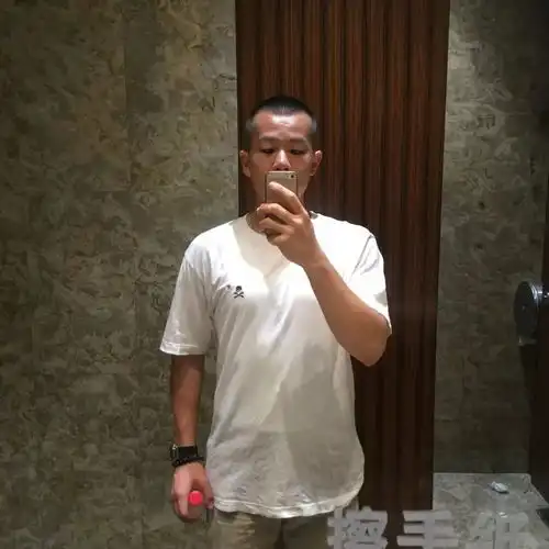 帅气兵哥哥发福变大叔,他靠吃甩掉大肚腩,方法比努力更重要

