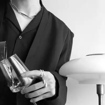 白色男头像图片大全高清系列男性