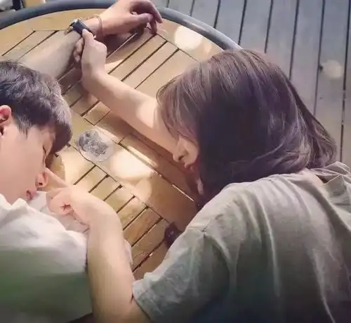 韩系高质量男头情侣头像