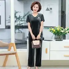 中老年运动套装女洋气2020新款春夏装舒适潮流两件套
