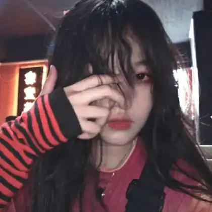 红色女生头像,穿红上衣的美女头像标准美女
