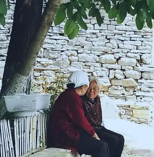 告诉父母如果来儿女家养老,请接受三个条件
