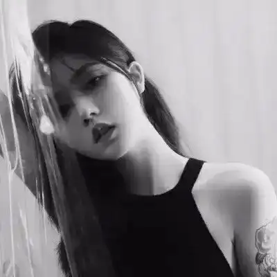 手描丧系男生头像女头