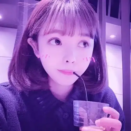梦幻紫色头像
