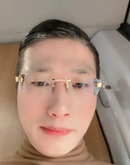 深扒一夜爆火的人类高质量男性徐勤根不要靠近会变得不幸
