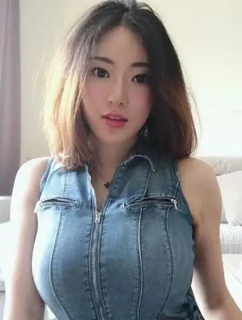 在抖音上爆红的美女
