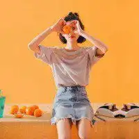 橙色系女生头像可爱沙雕微信头像图片大全
