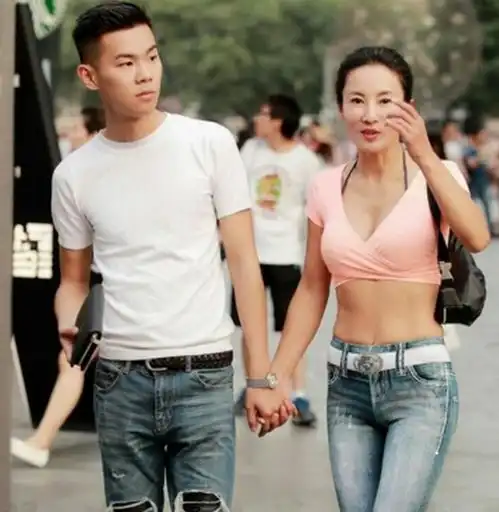 50岁用的女生头像健身