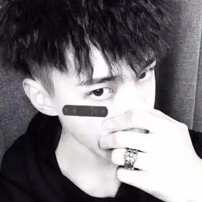 男生黑白灰色头像

