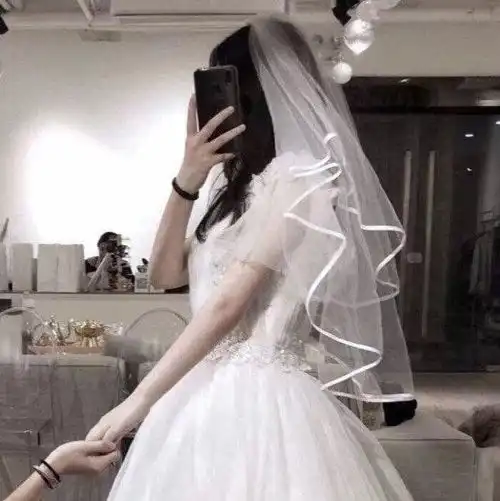 婚纱情侣头像一左一右40张抖音超火婚纱情头
