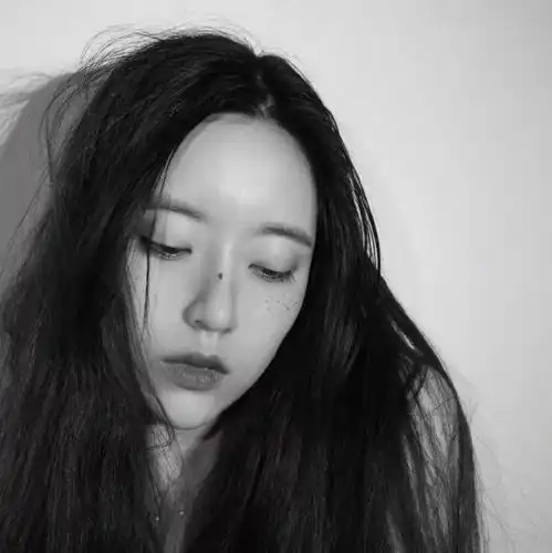 我怕靠近你后落得万劫不复,两败俱伤,还是朋友的距离刚刚好下关
