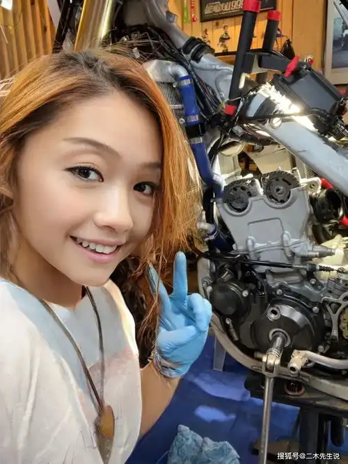 日本推特美女竟是50岁大叔,不得不感慨修图软件的强大
