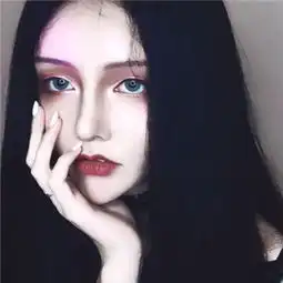 qq头像红色系女生头像病态