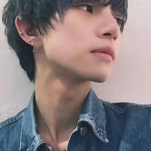 男生头像白色系可爱男人