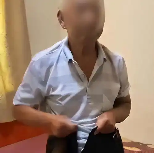 3名女子被70岁男子强奸,被抓后求情他是个好人,都是为我们好
