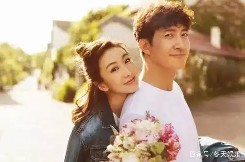 娱乐圈又一对情侣传来喜讯,两人不曾秀恩爱,竟然直接晒出婚纱照