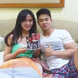 50岁的她看起来像儿子的女朋友,她保持年轻的秘诀竟然是...

