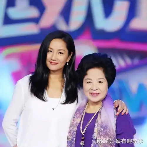 瞿颖生日胡兵卡点送祝福,30年友情不变,错爱4个男人后仍未婚
