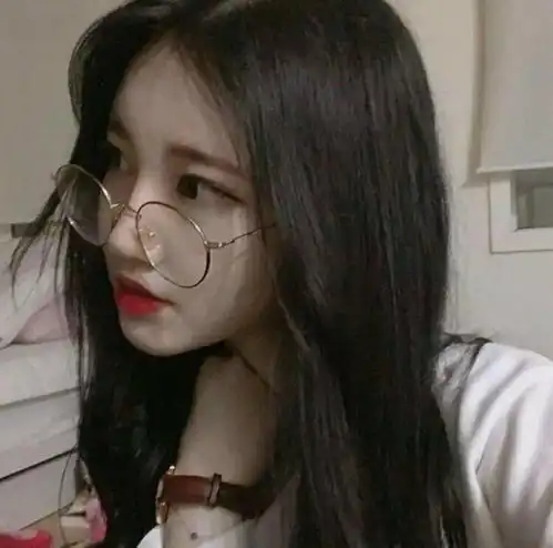 女生头像就跟他谈恋爱
