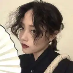 女生头像高冷厌世丧系如图