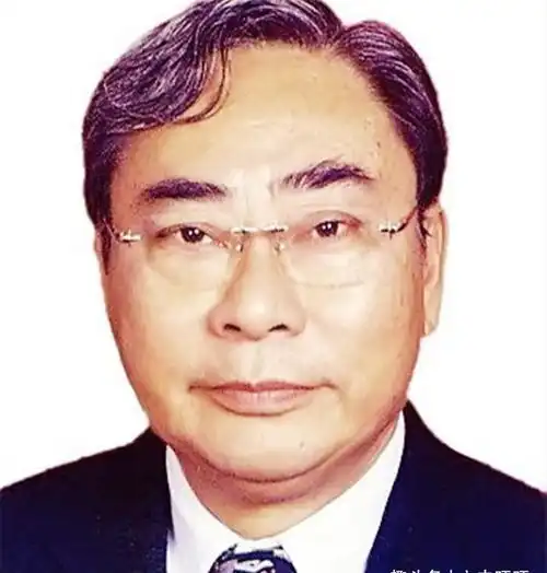 大儿子沉迷美色无心家业,二儿子败光400亿,一世英名被后代毁掉
