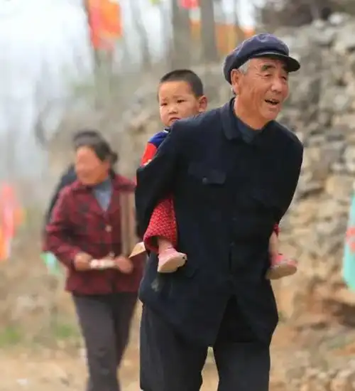 老人头像40-50岁老人味