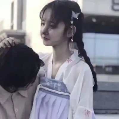 伤感头像真人一人一半
