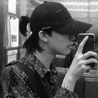 黑白男头像高冷真人孤独男生黑白丧系头像
