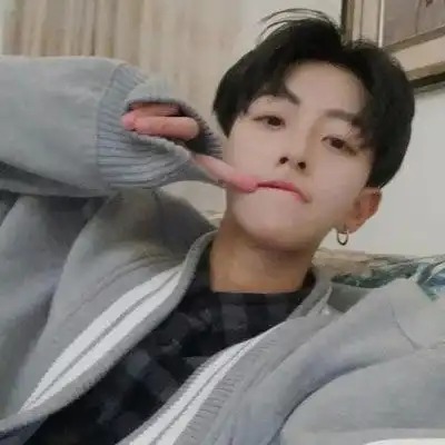 可爱呆萌真人男生头像萌系小男生

