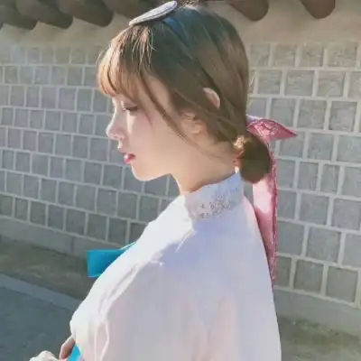 50岁用的女生头像女孩