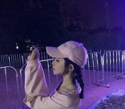 好看头像紫色系pose