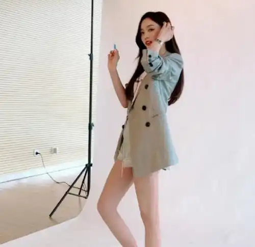 有种超人气美少女叫吴宣仪,一身混搭时髦炸裂,堪称颜值担当
