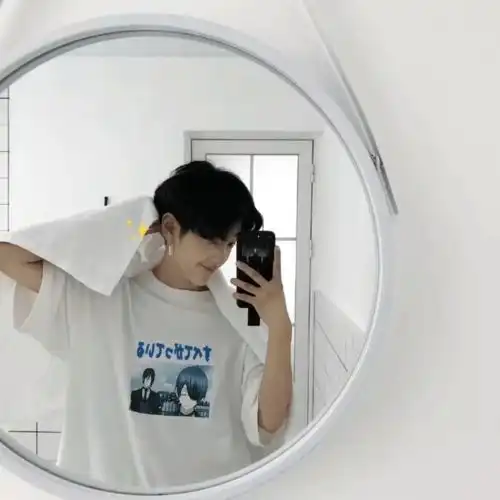 宝藏男生头像听歌没有vip,恋爱没有ing,游戏没有mvp
