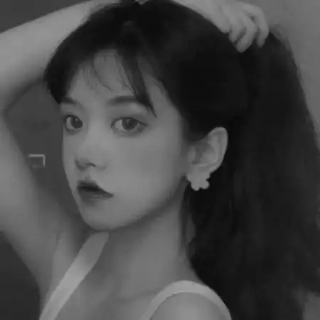 微信黑白女生颓废伤感头像,浪漫和极端都还给你
