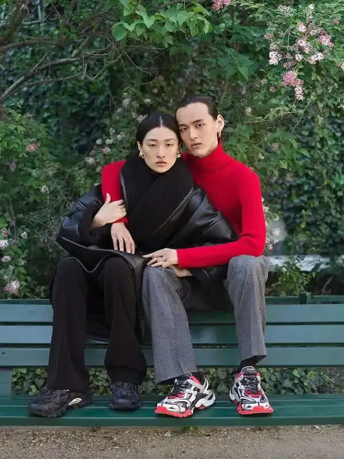 balenciaga正式发布冬季19系列
