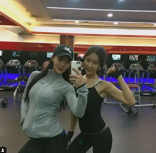 50岁韩国妈妈颜值超高与女儿合照被评论像姐妹
