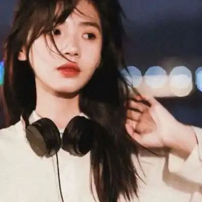 风格ins女头治愈系
