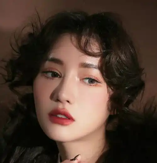 想要令人羡慕的少女感其实你和她们只差这一步
