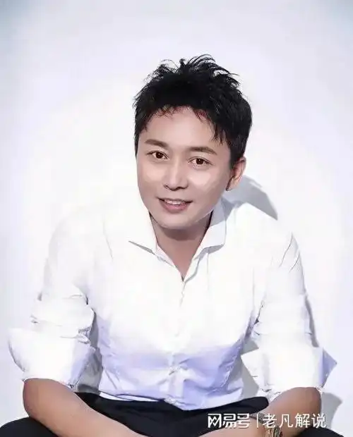 男人过了50岁,异性缘仍然很好,往往这3个地方做的很棒
