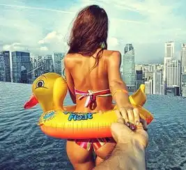 摄影师与女友环游世界拍摄跟我走系列照
